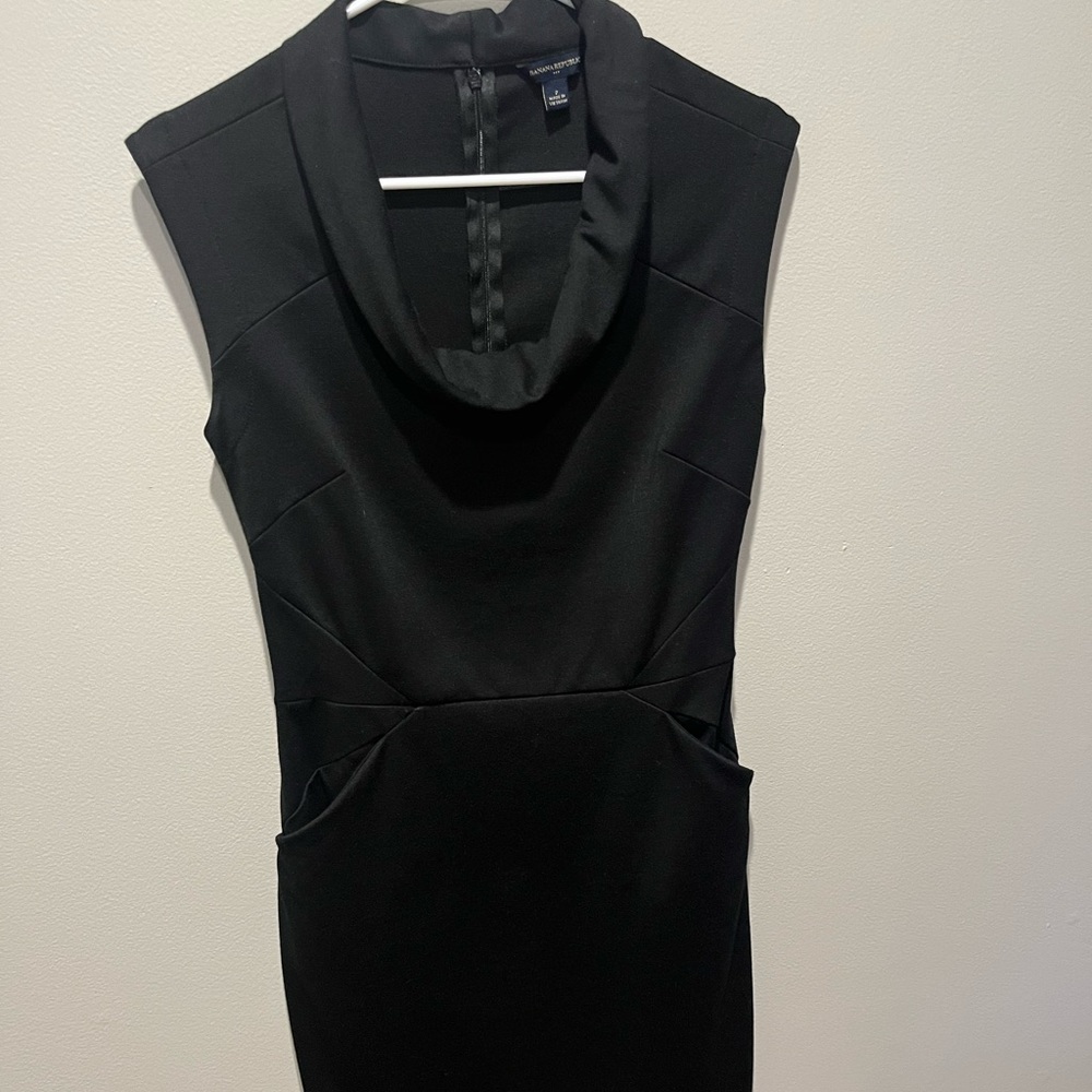 Scoop-neck Women’s Dress